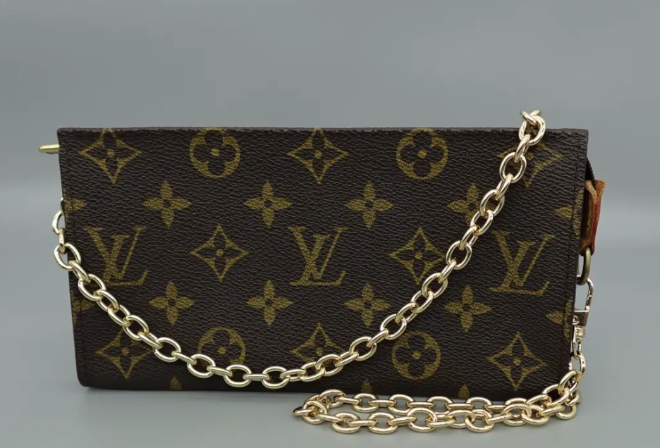 Louis Vuitton POCHETTE ACCESSOIRE 布斜背包
