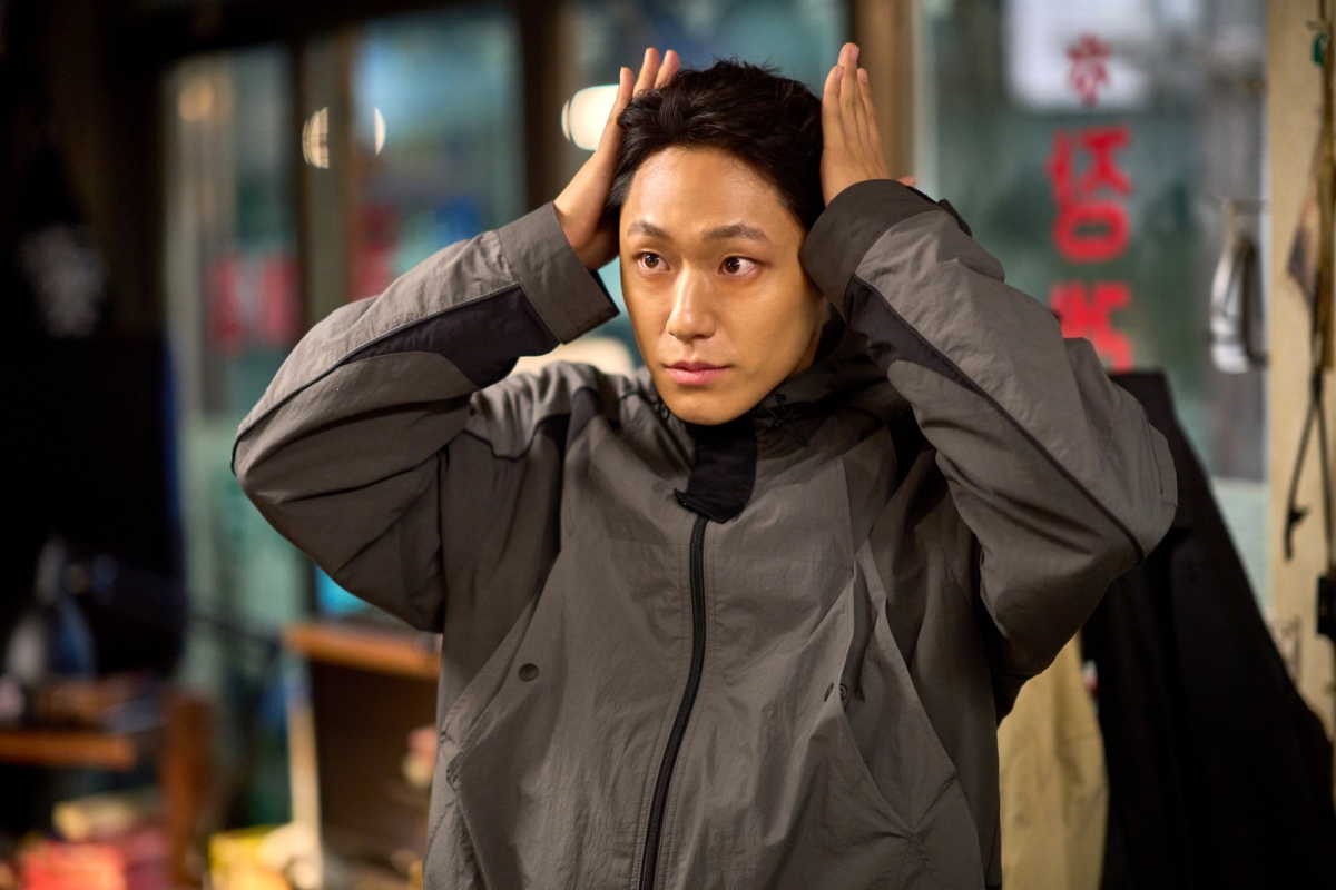 《破墓》李到晛長髮、刺青造型彷彿「撕漫男」！導演坦言：沒想到他現在這麼紅！