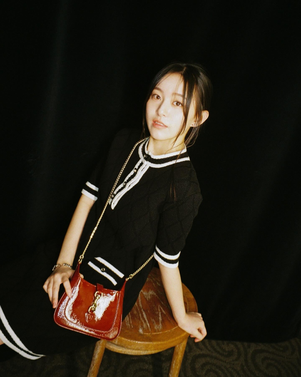 朴持厚肩背GUCCI Jackie Notte