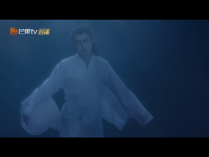 《與鳳行》林更新落水。