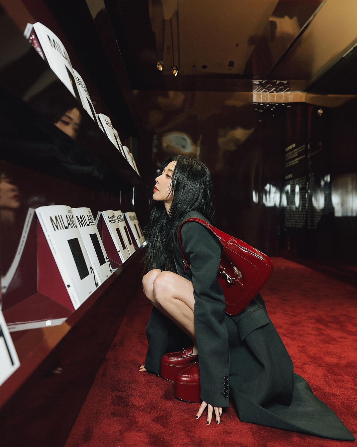 邵雨薇穿搭Horsebit 鬆糕樂福鞋