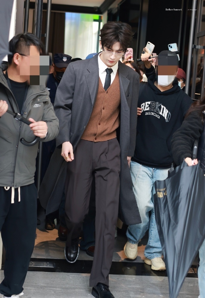 張凌赫人氣越來越高