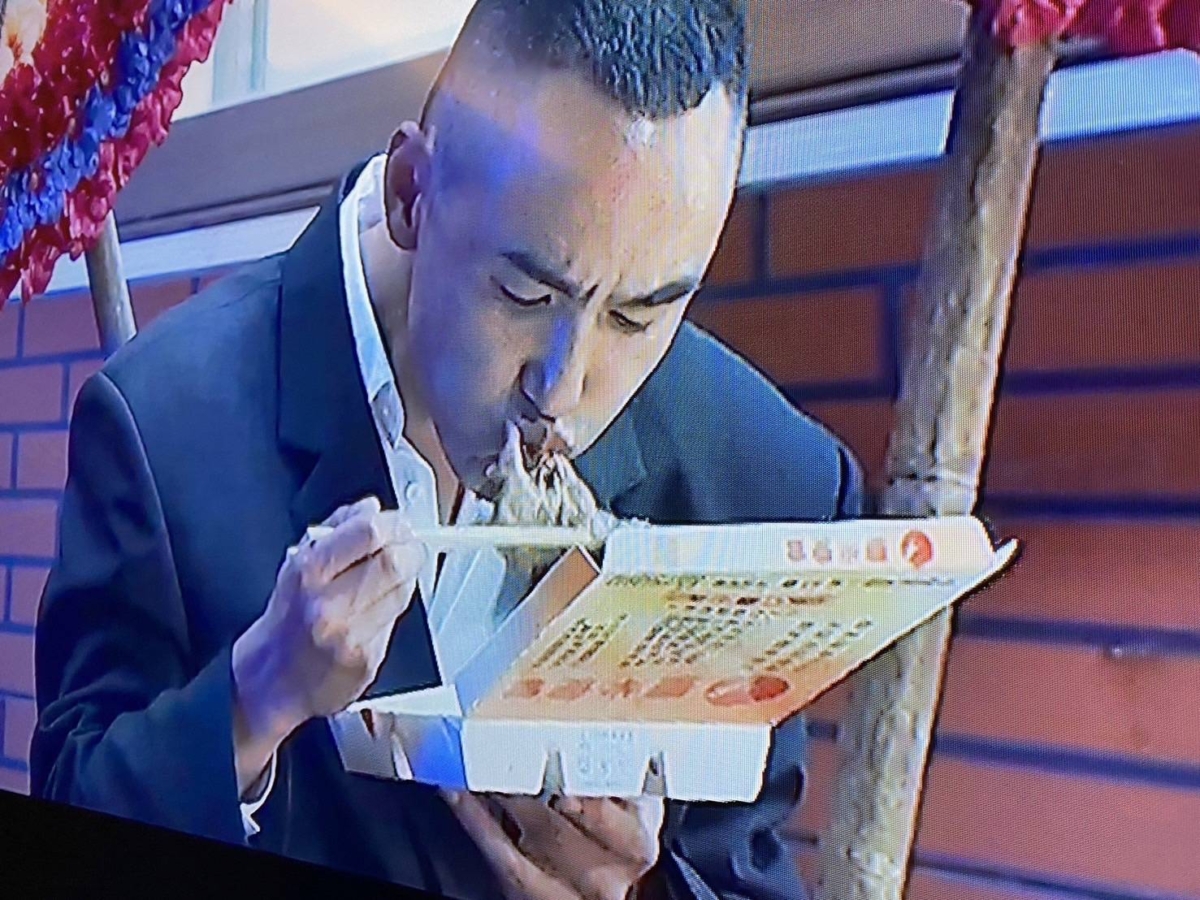 《周處除三害》阮經天吃得津津有味。