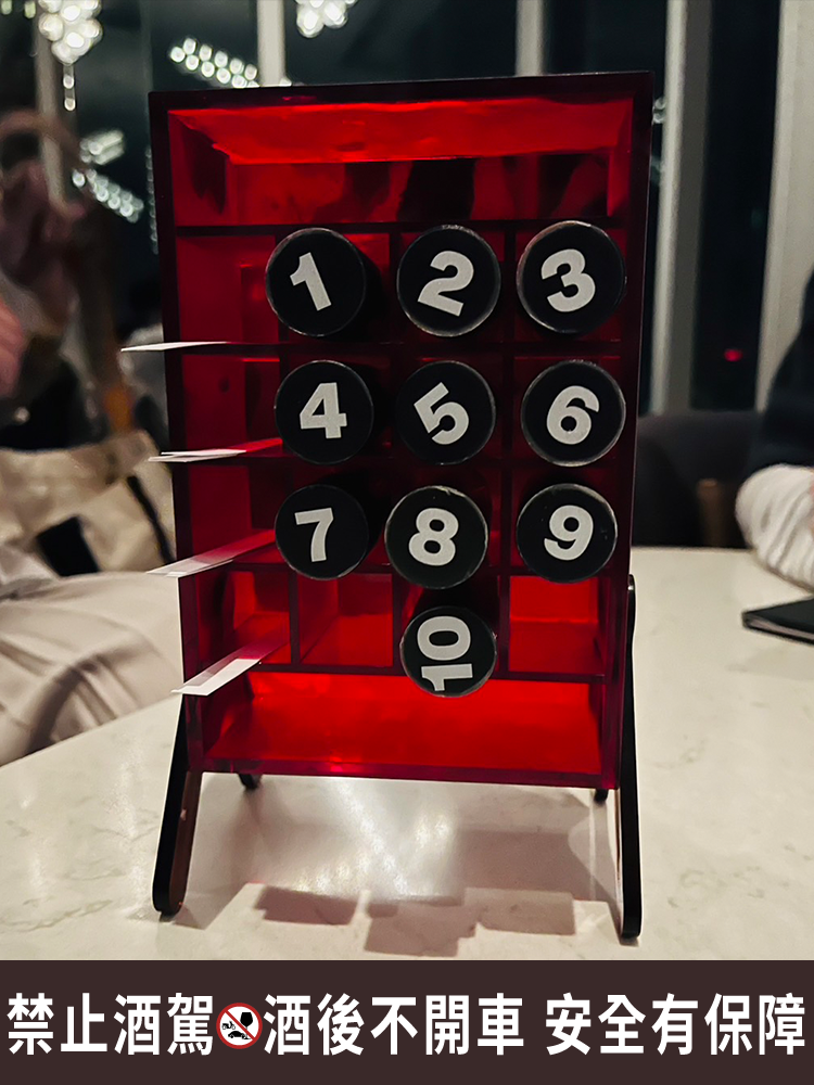 Mondrian Hong Kong酒吧的巧思設計，在點選飲品時可以先試聞