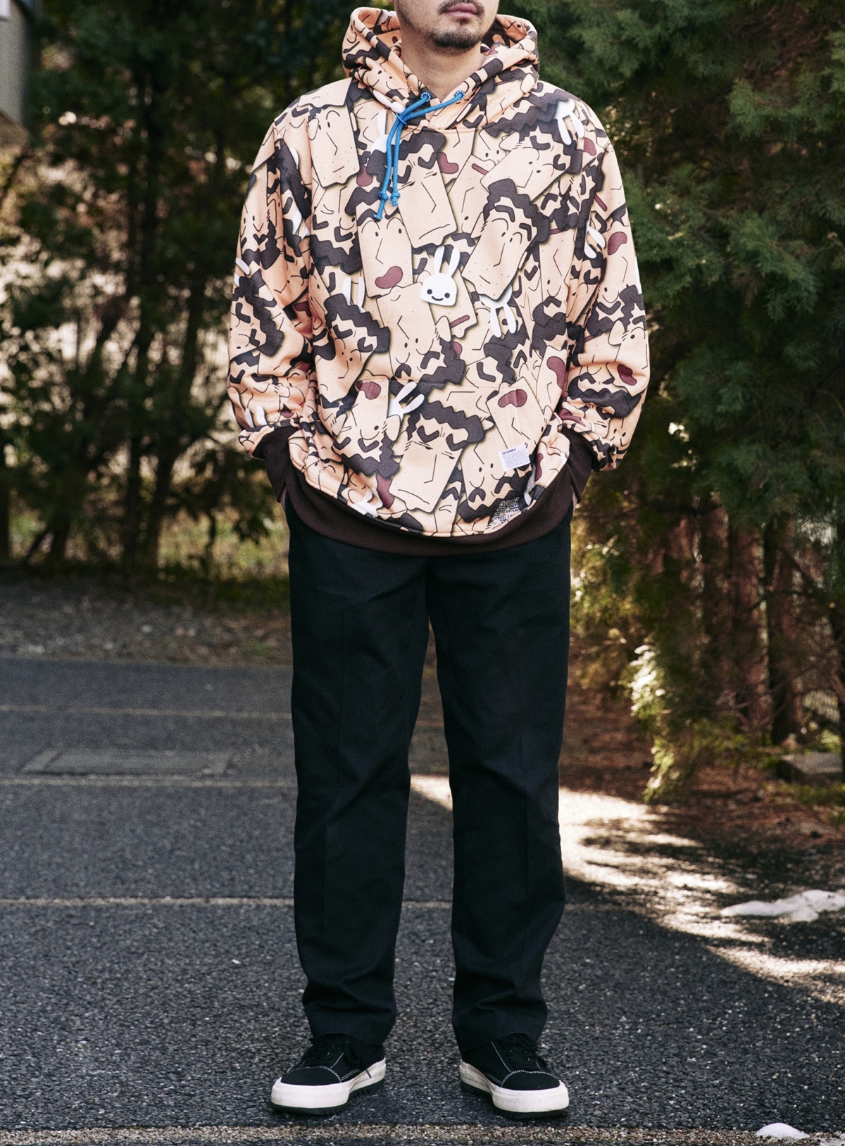 野原廣志滿版帽T正面