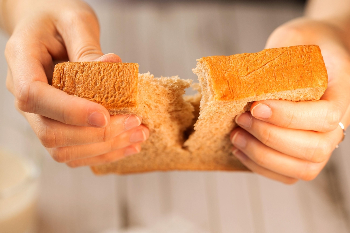 「晨光GOLD高纖生土司」不僅有生士司的柔軟細緻口感，還添加6公克膳食纖維，對身體更加分。