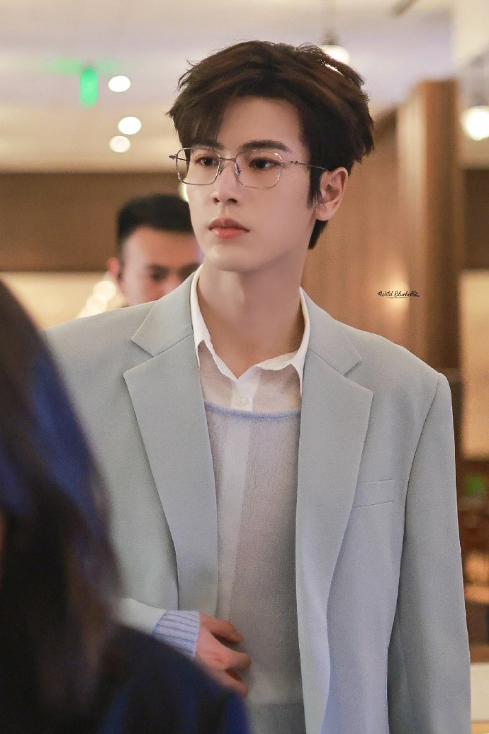 張凌赫成為SKG品牌代言人