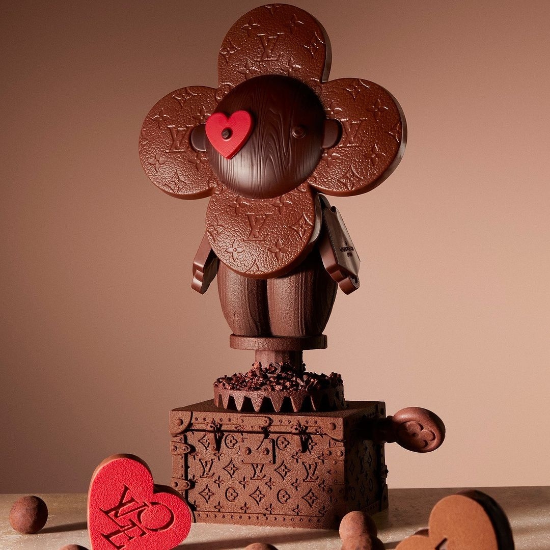 Vivienne款巧克力猶如音樂盒般可輕盈轉動。