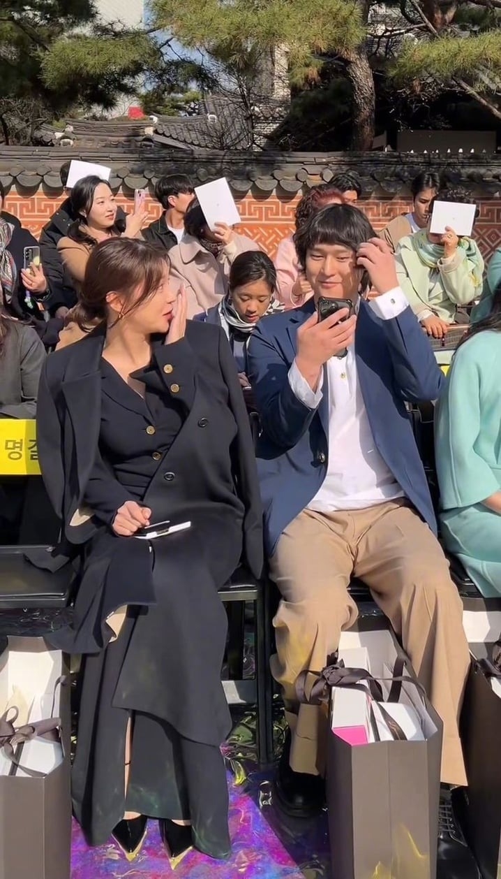 高庚杓整理髮型