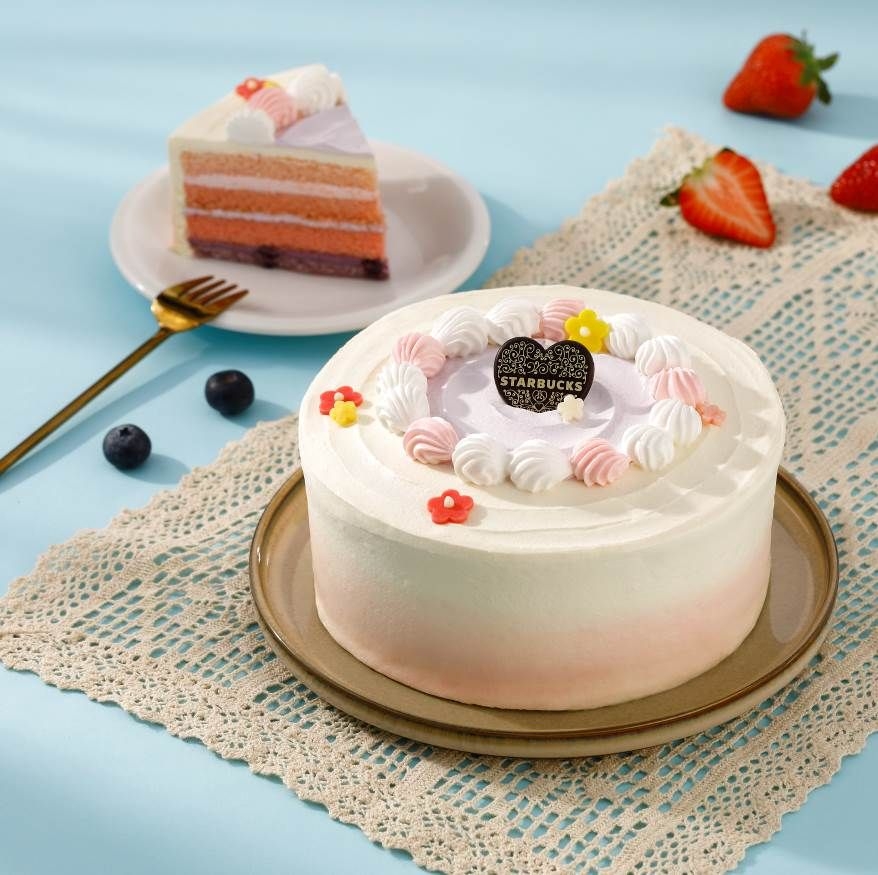 星巴克「粉莓莓漸層蛋糕」顏值高、價格也很親民。