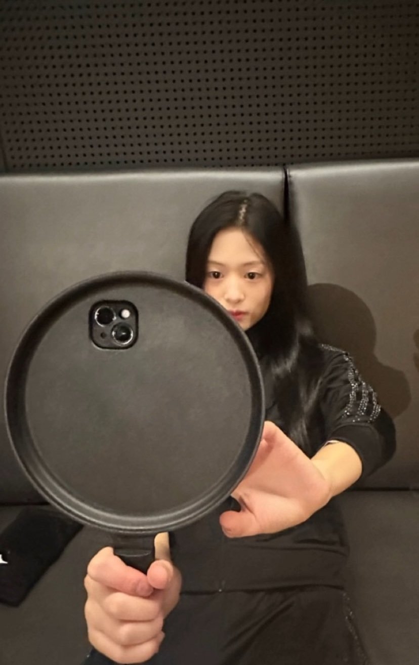 BABYMONSTER Ahyeon平底鍋手機殼爆紅