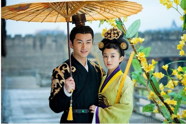 趙麗穎、陳曉因合作《陸貞傳奇》傳出緋聞，後來各自嫁娶。