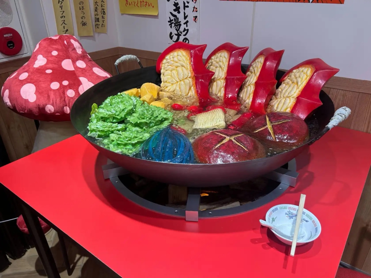 《迷宮飯》走路菇看著魔物火鍋