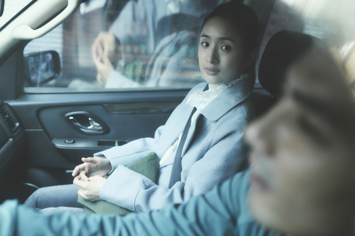 林依晨飾演「心眼很多」的介入者。