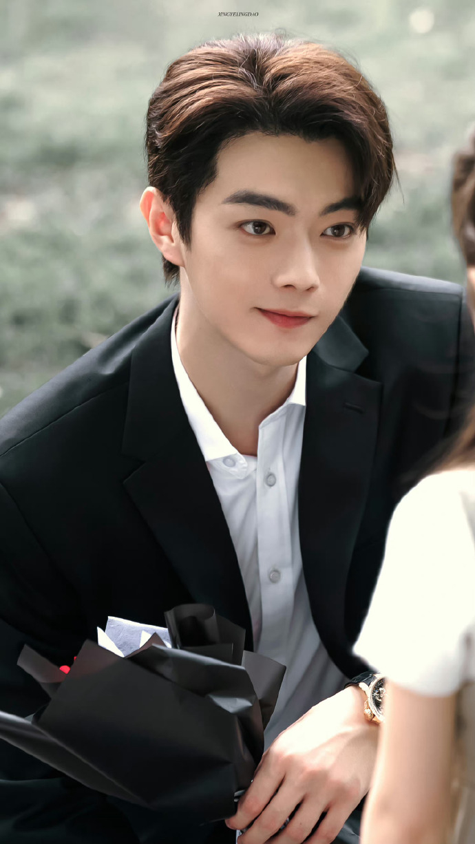 許凱近期儼然是霸總代言人。