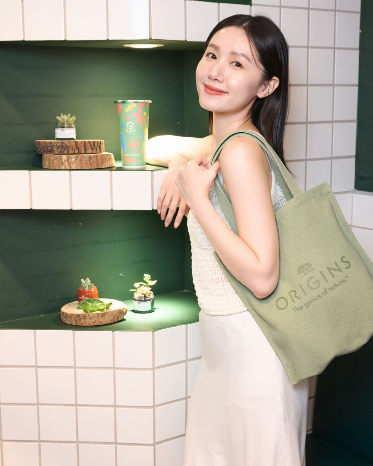 4/16- 4/30限時快閃!於品木宣言購買靈芝精萃 (含特惠組),即可獲得「大苑子地球月聯名飲品-愛文翡翠飲料兌換券」及只送不賣「品木宣言超植托特包」