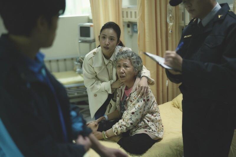 「簡慶芬」在婚前獲得「何媽媽」喜愛。