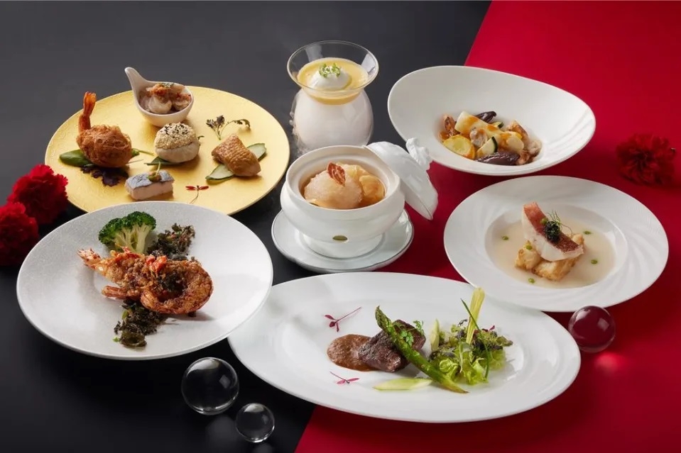 台北寒舍艾美酒店寒舍食譜送上冷凍雞粥禮盒替媽媽滋養身體。