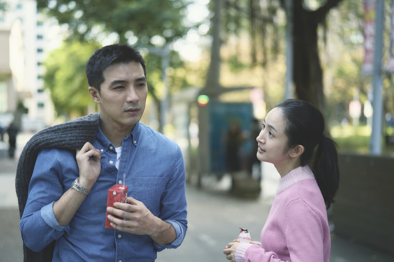 賀軍翔睽違20年後再度與林依晨共演。