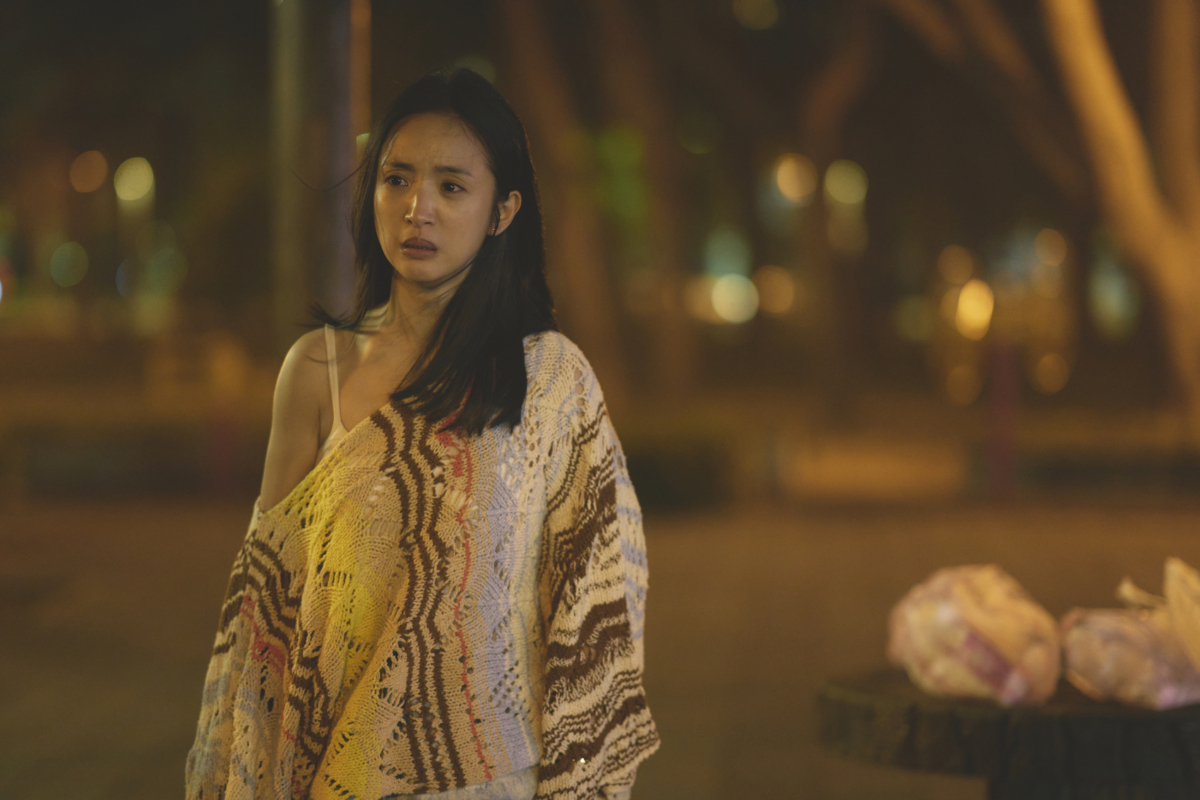 《不夠善良的我們》劇中，林依晨拍性感情緒戲卻遇寒流。