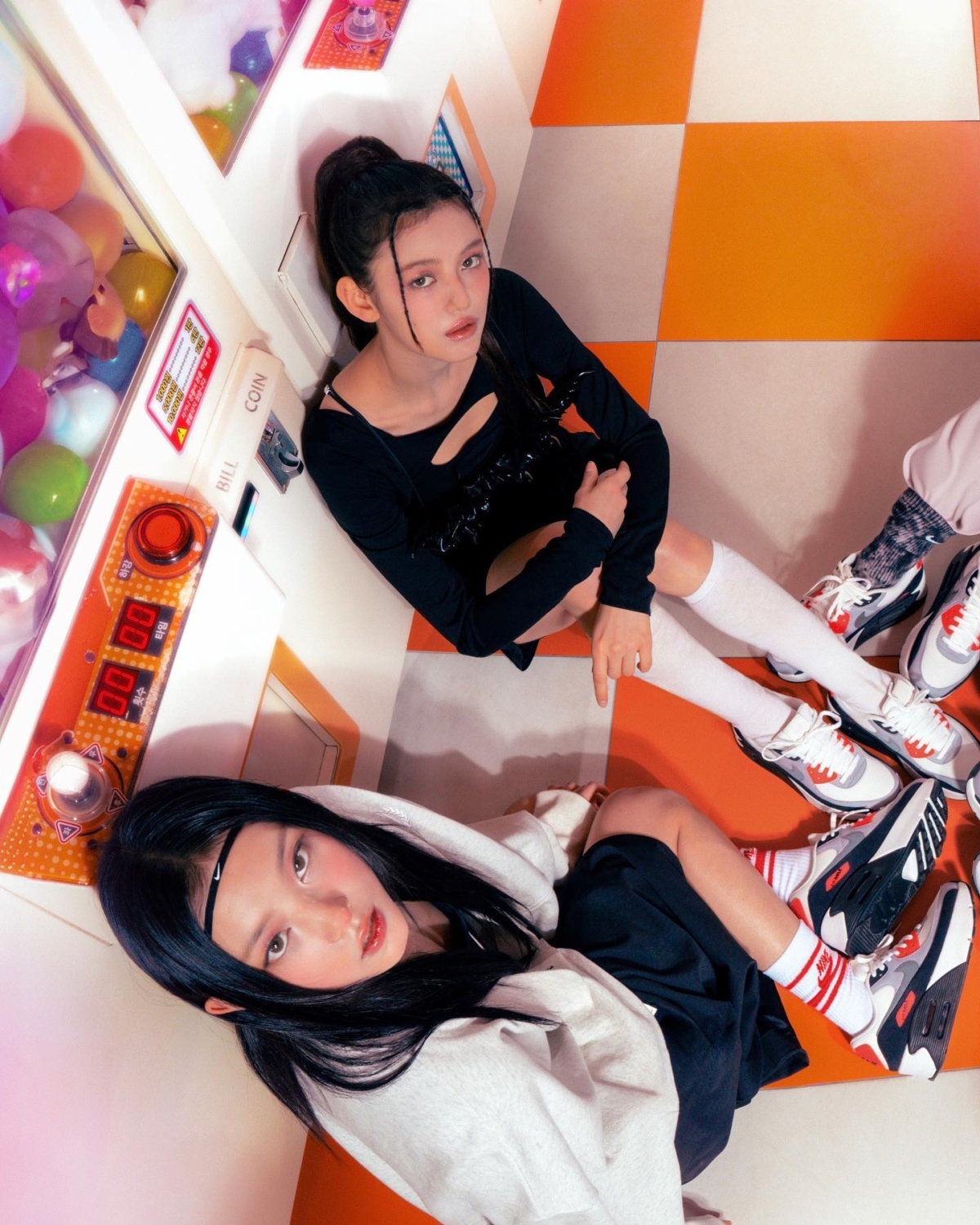 NewJeans穿著NIKE Air Max 90 LV8