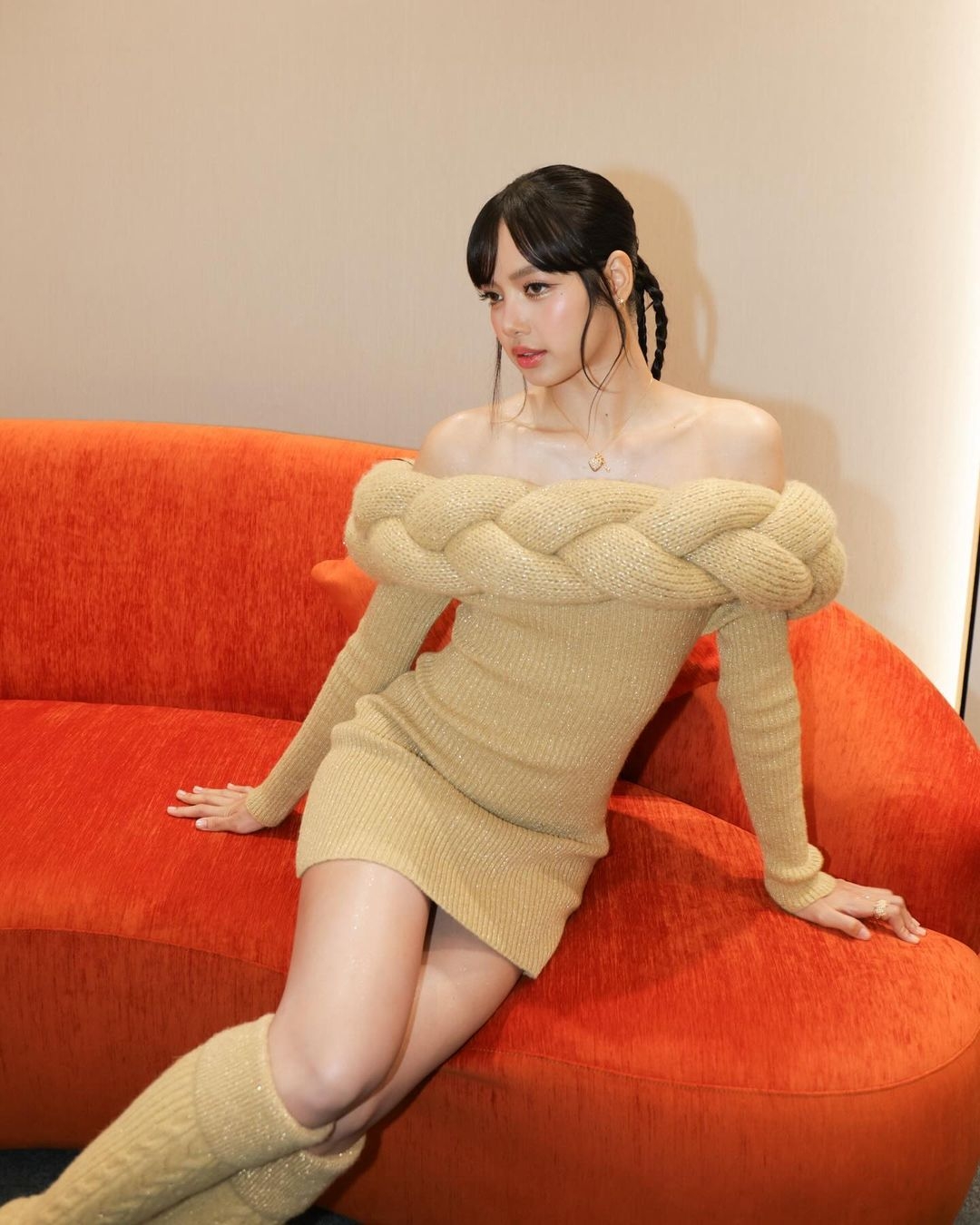 Lisa官宣簽約美國RCA推出個人新單曲，BLACKPINK只剩1成員未定