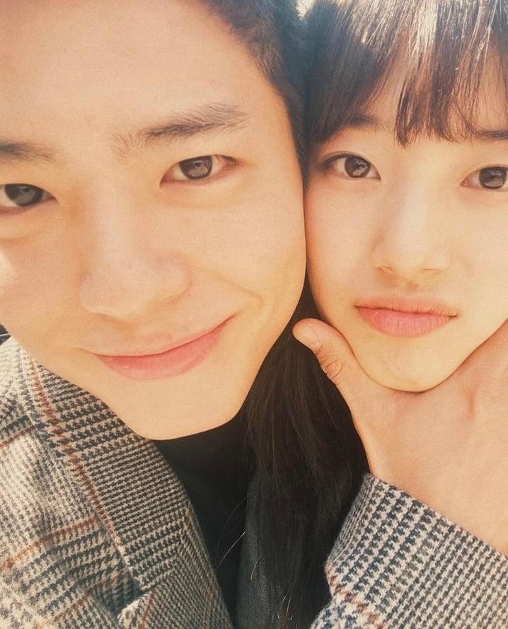 朴寶劍、秀智合照