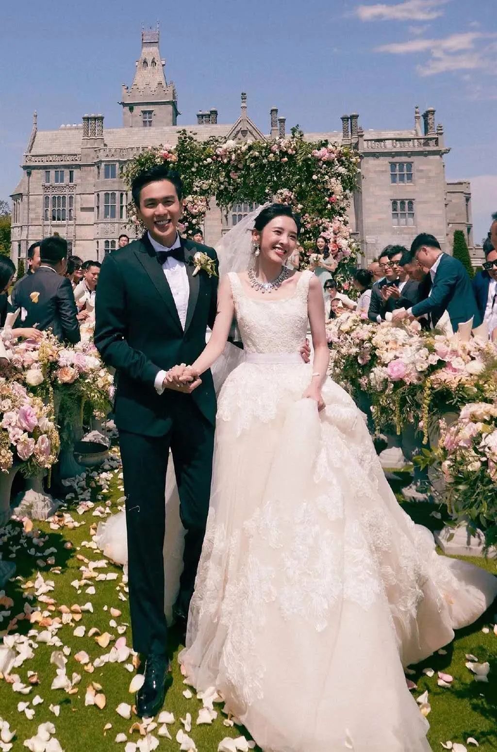 張若昀終於把「備忘錄裡的女孩」娶回家。