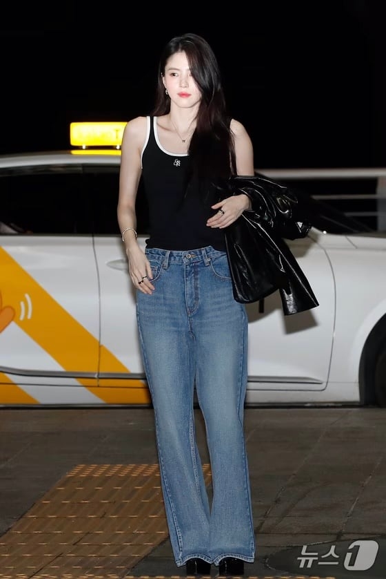 韓韶禧「爭議後首次露面」機場穿搭