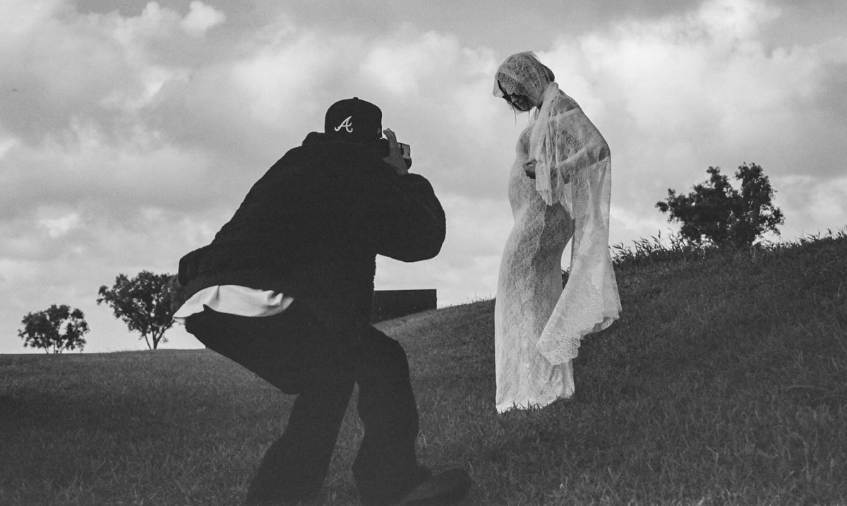 老公小賈甜蜜為愛妻捕捉畫面