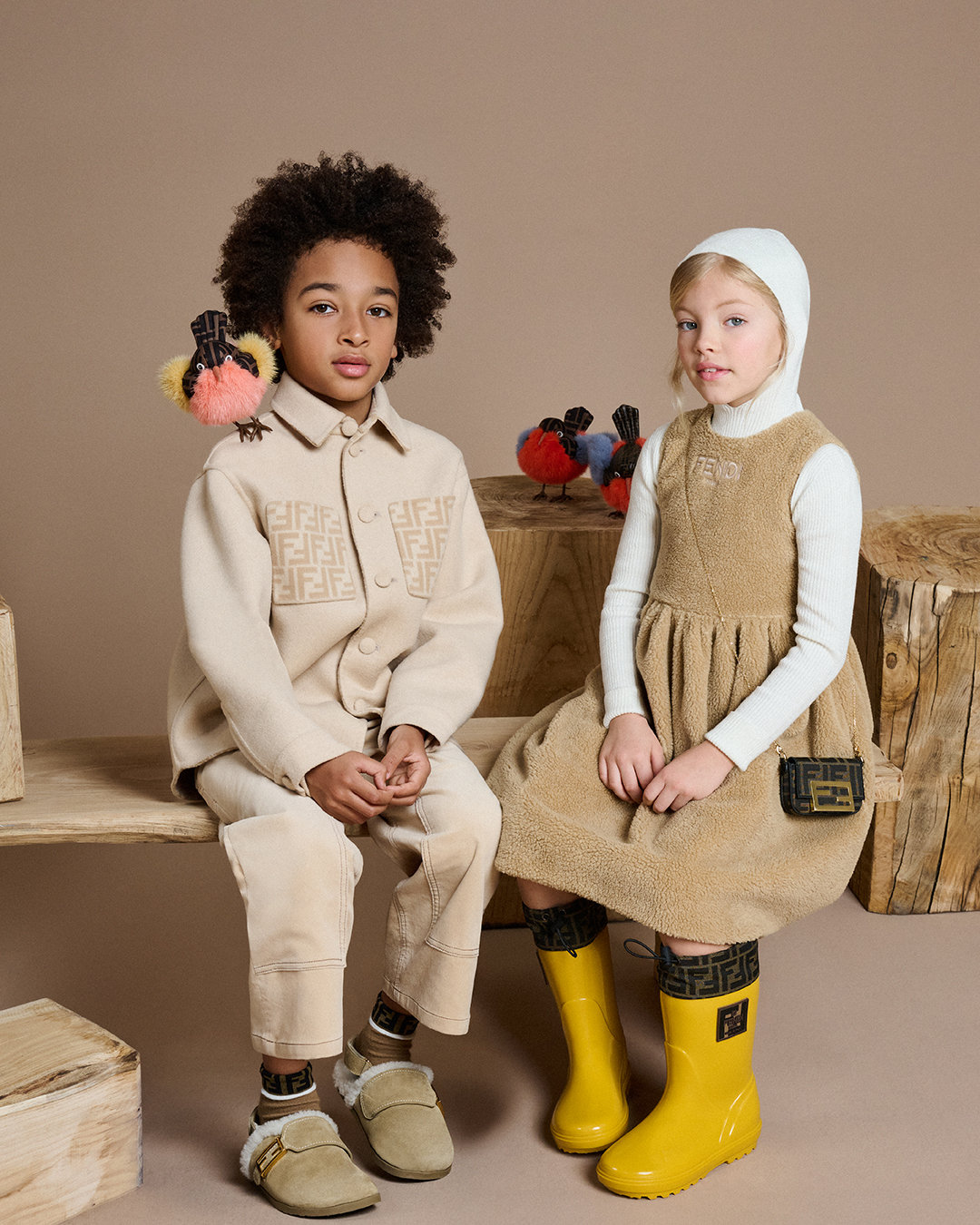 FENDI在2024-25秋冬童裝有可愛雨鞋