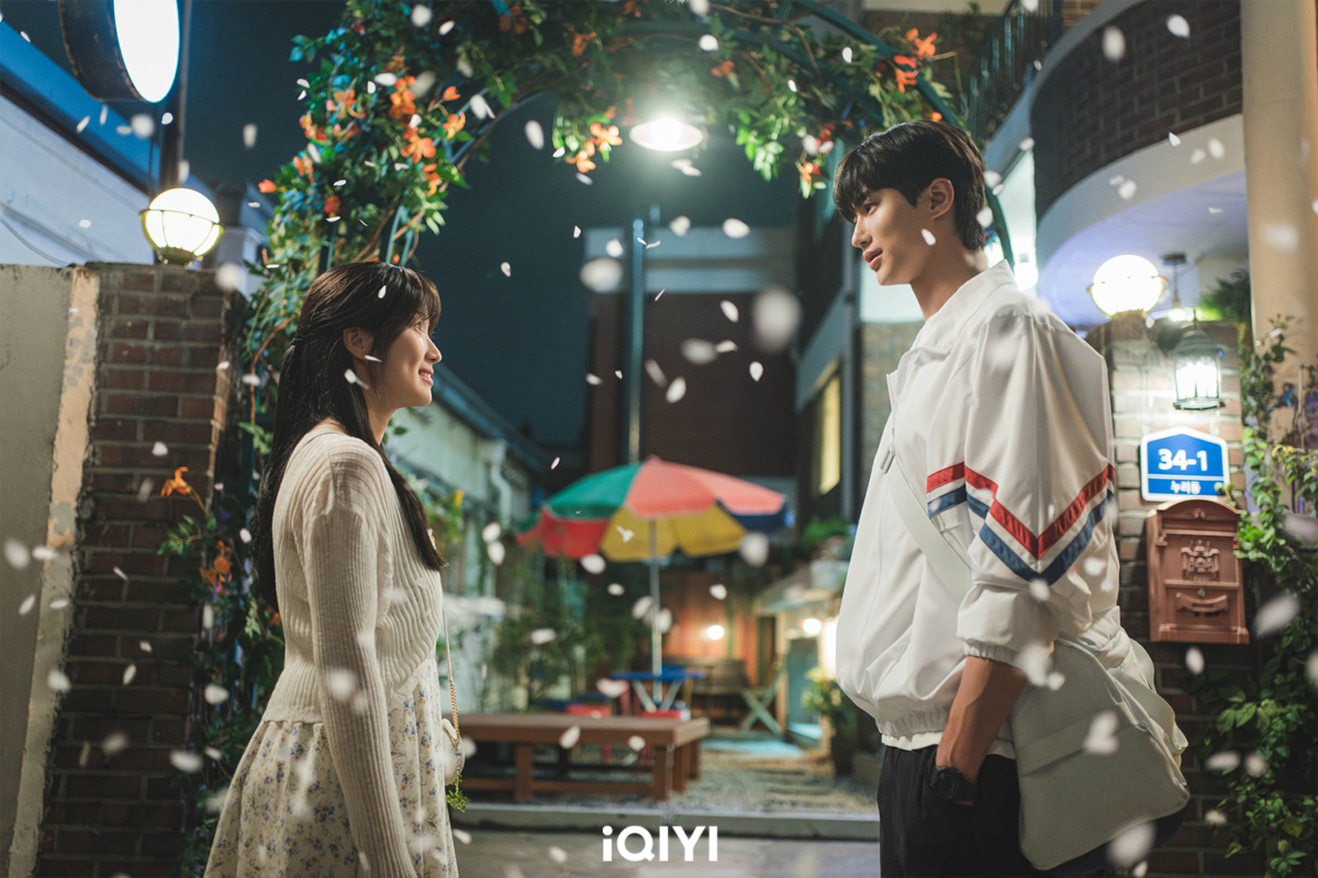 邊佑錫&金惠奫《背著善宰跑》帶來甜甜愛情