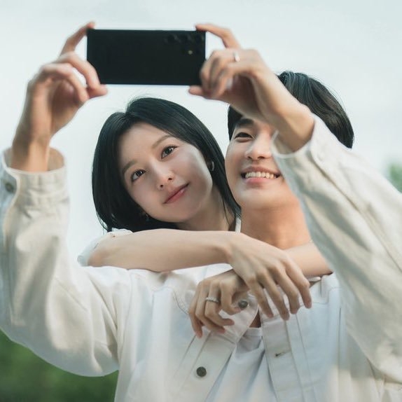 金秀賢、金智媛《淚之女王》充滿戀愛感