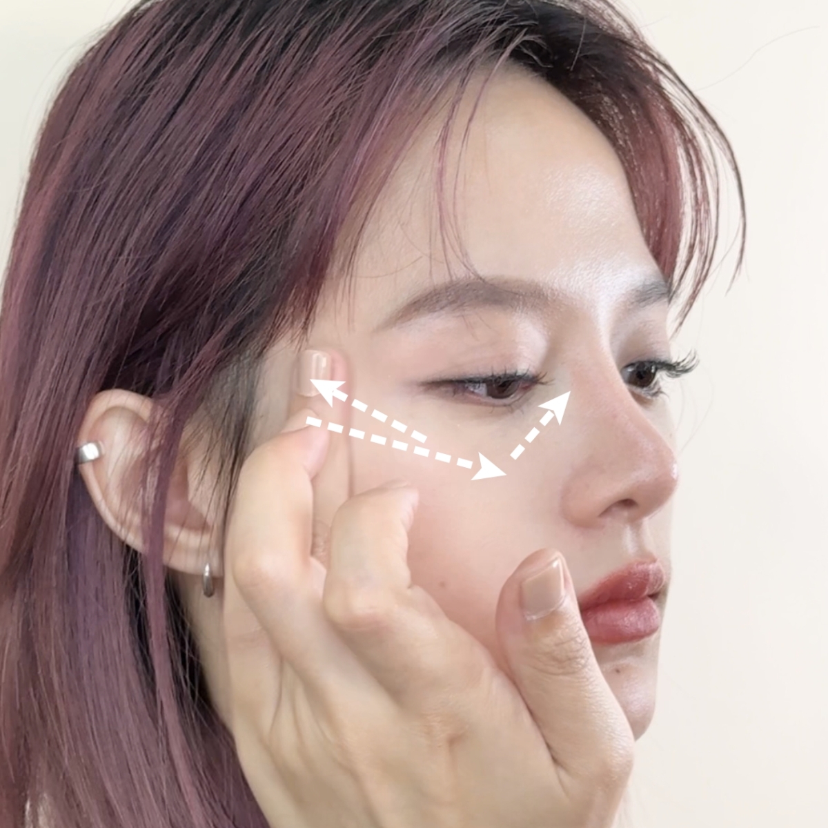 黑眼圈遮瑕步驟05眼周膚色提亮