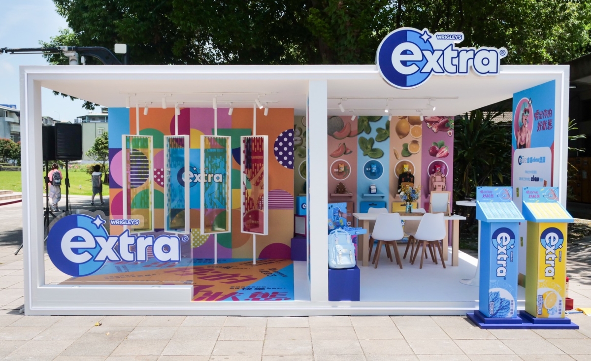 extra®歡慶新品、新裝上市，今（518）、明（519）兩天於台北松菸椰林大道舉辦快閃品牌屋活動。