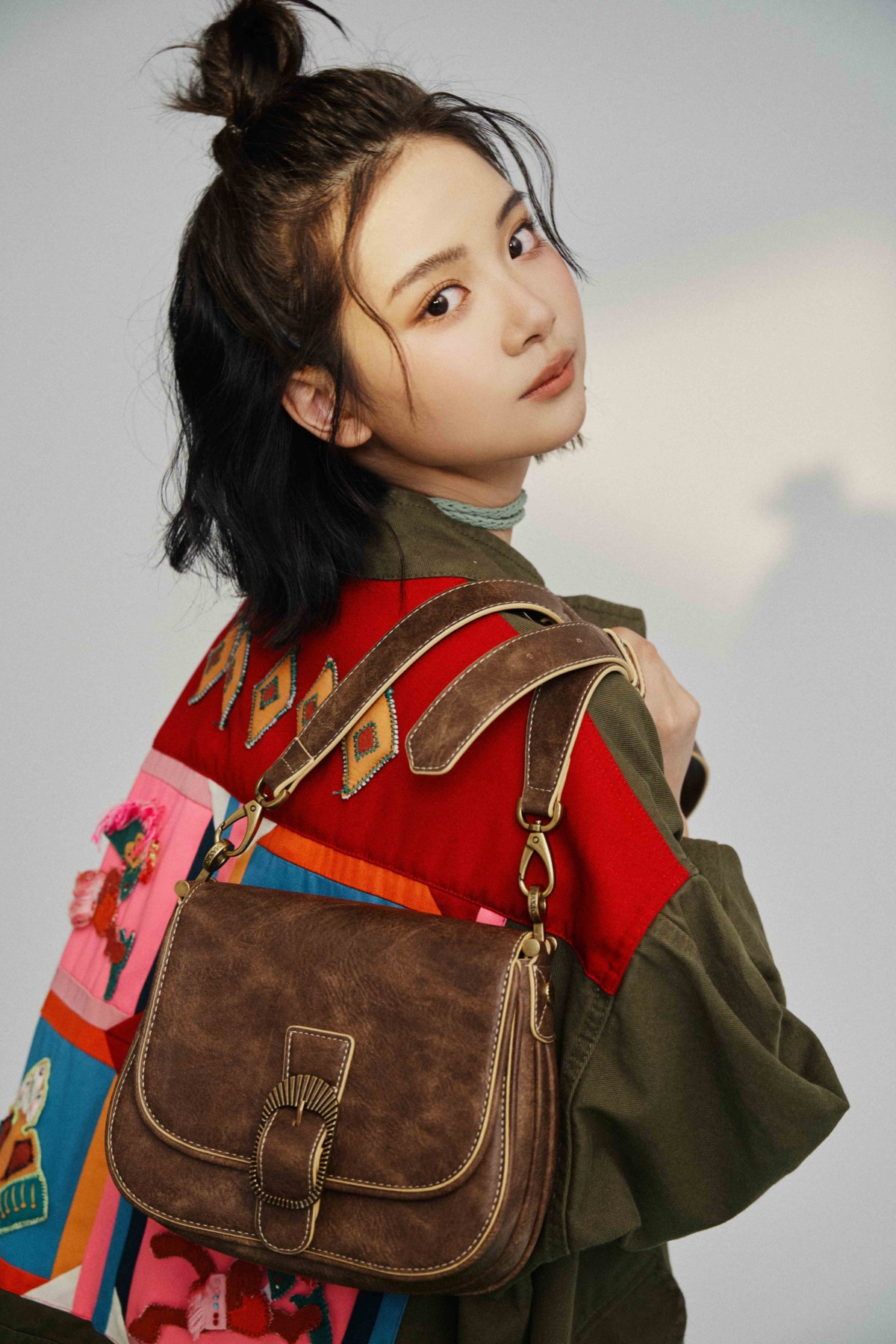 16歲于卉喬拍攝最新形象照