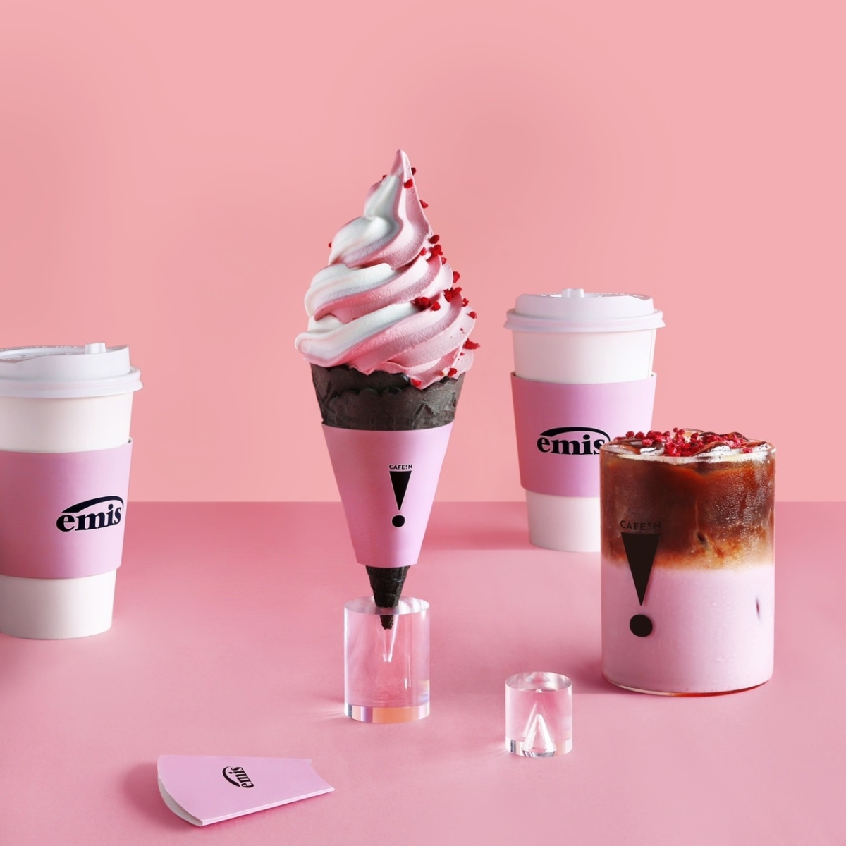 emis台中跨界聯名CAFE!N硬咖啡打造全新聯名粉色特調系列