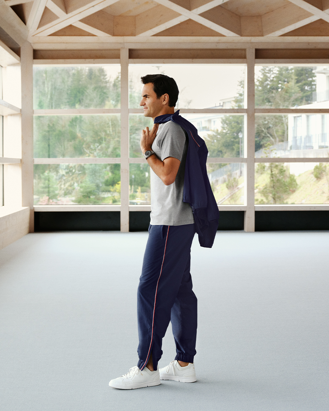 UNIQLO全球品牌大使Roger Federer穿著Roger Federer by JW ANDERSON 2024春夏聯名系列