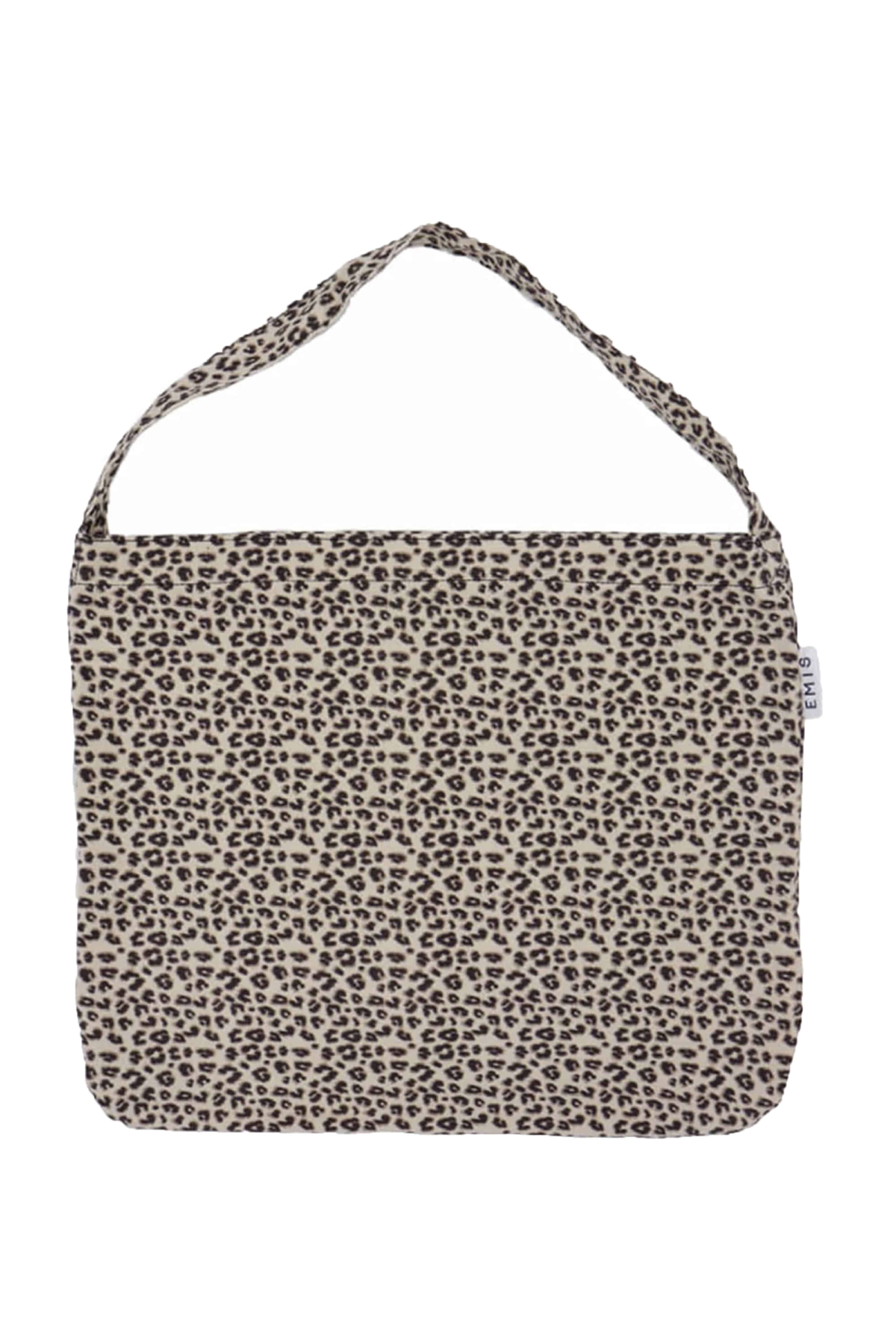 張員瑛同款奶油色豹紋包於台灣快閃店販售