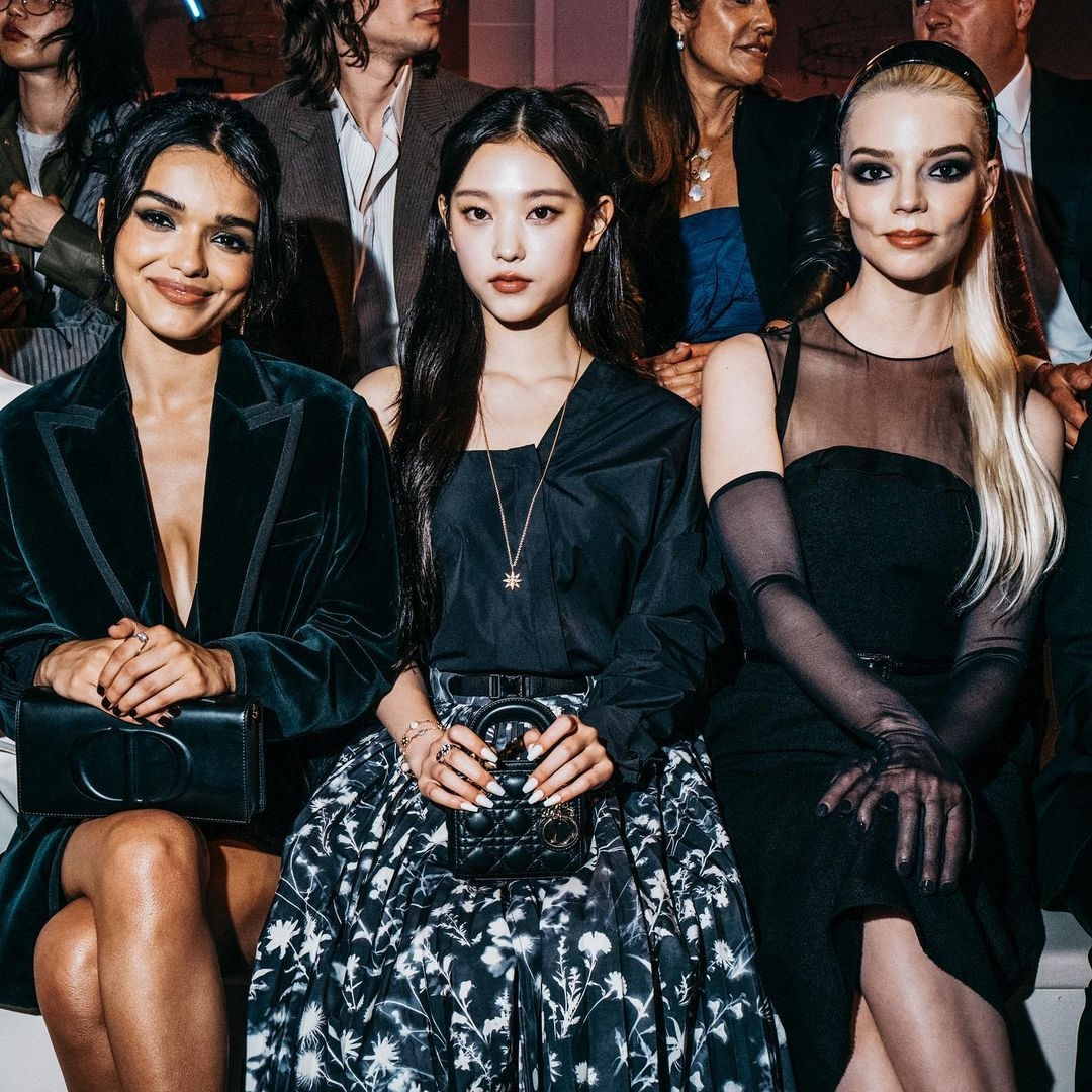 姜諧潾Haerin跟好萊塢重興一起合照