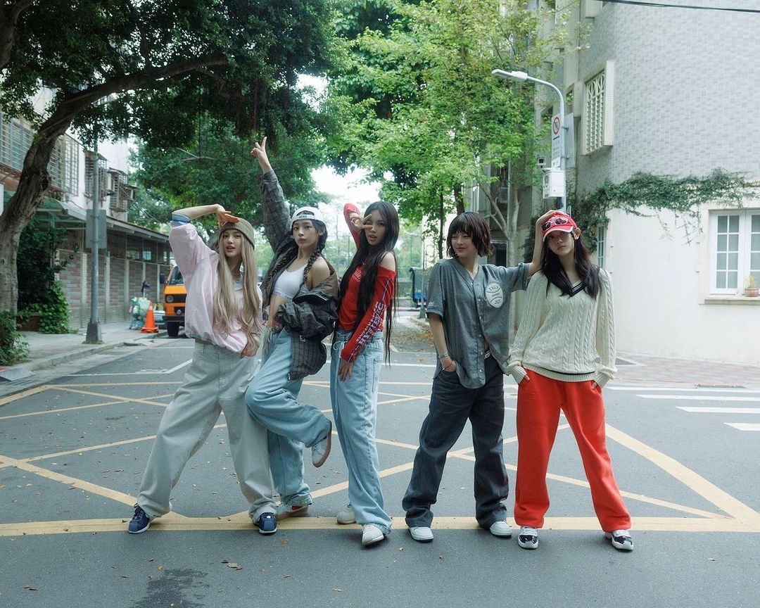 NewJeans現身台北民生社區團體照