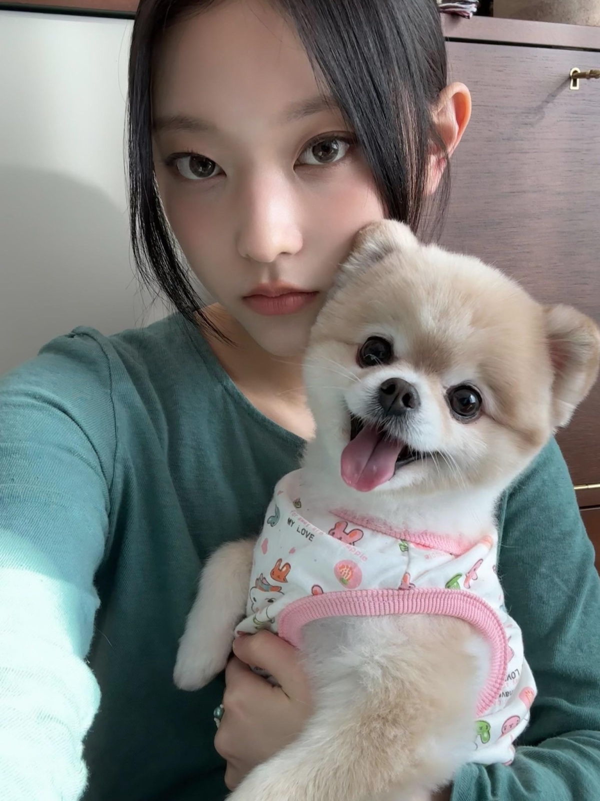 姜諧潾Haerin與愛犬