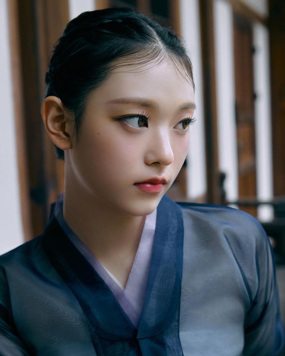 姜諧潾Haerin擁有公認的貓咪臉蛋