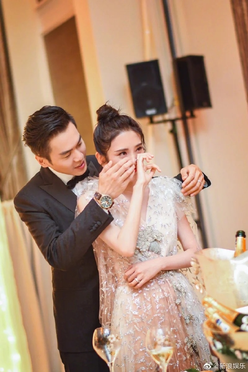 唐藝昕曾因拒絕張若昀的求婚而自責落淚。