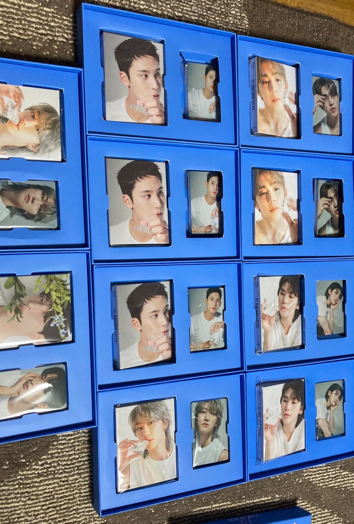 粉絲都是為了湊滿成員的隨機小卡，而爆買專輯