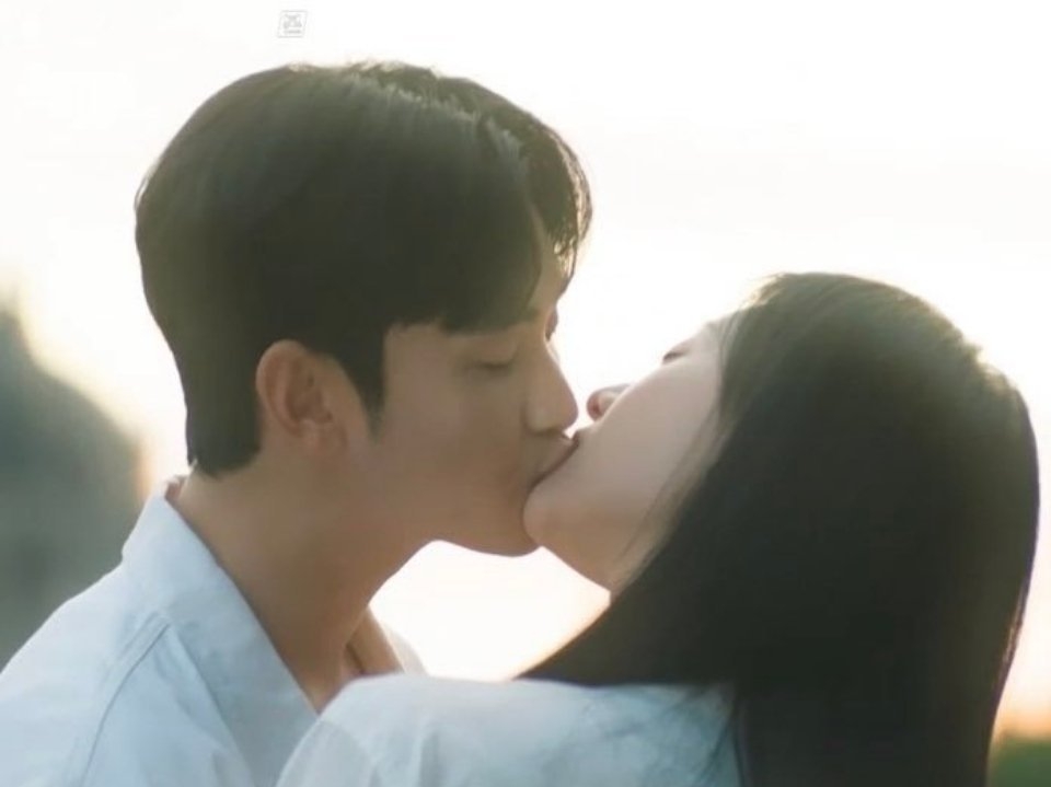 金秀賢、金智媛《淚之女王》