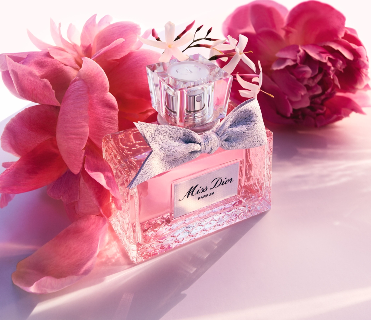 迪奧 MISS DIOR 香精,35ml NT$3,800 / 50ml NT$4,850 / 80ml NT$6,750