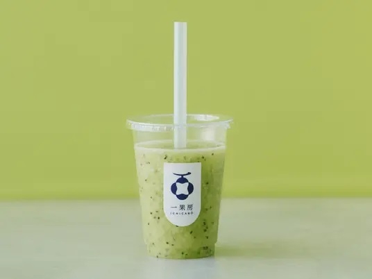 一果房「碎鑽奇異果冰沙」成分天然百分百,推出後大受歡迎。