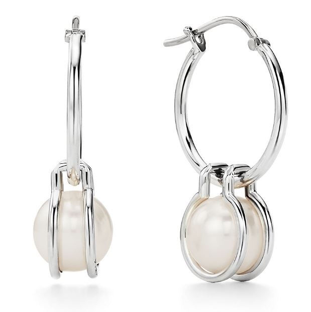 Tiffany HardWear 珍珠耳環,NT$39,500
