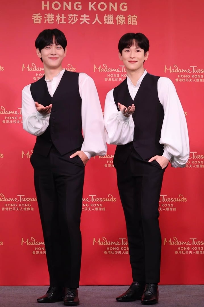 任時完與他的蠟像